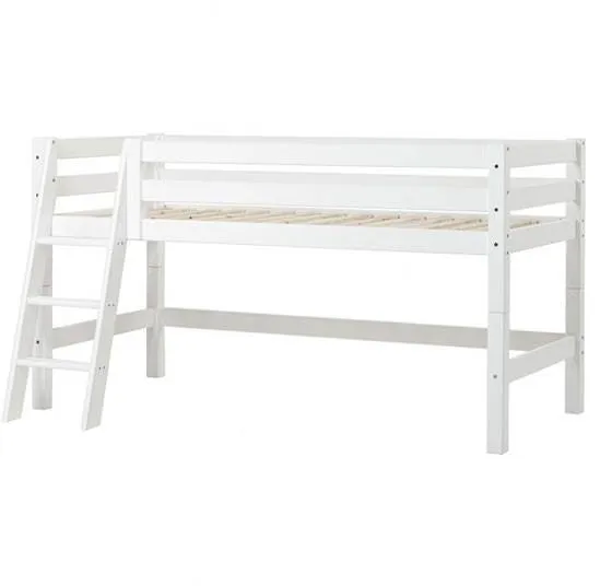 Hoppekids ECO Luxury halvhög säng med lutande stege